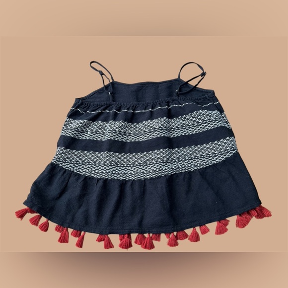 a.n.a Monochrome Top with Red tassels, crop top, size M, - Picture 2 of 9